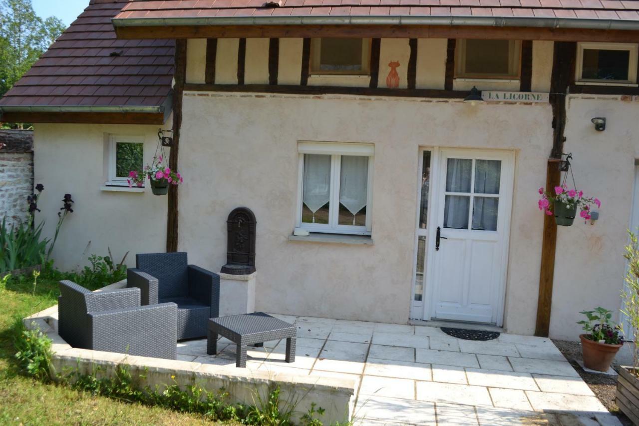 La Licorne Bed & Breakfast Lamarche-Sur-Saone Dış mekan fotoğraf