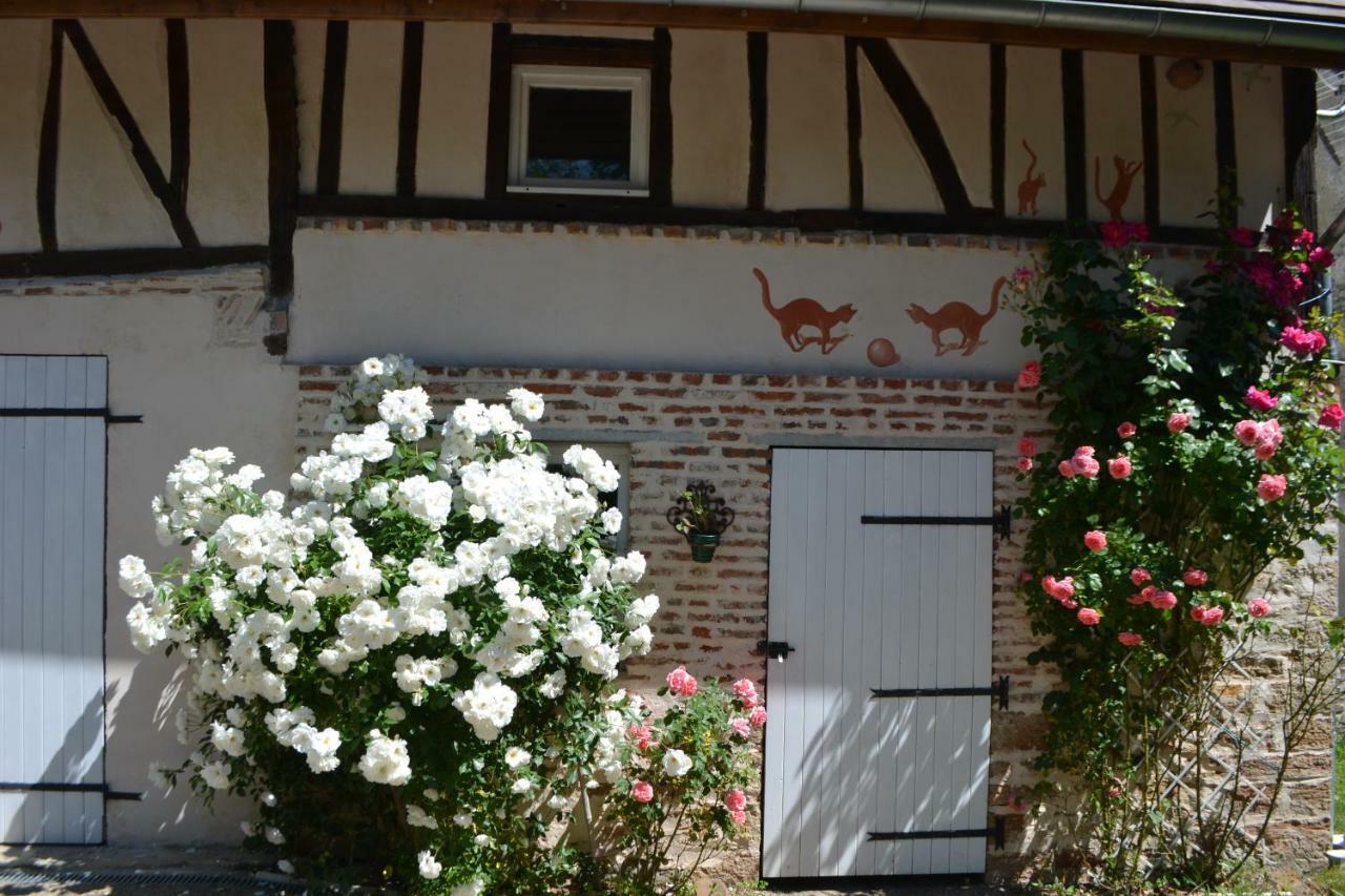 La Licorne Bed & Breakfast Lamarche-Sur-Saone Dış mekan fotoğraf